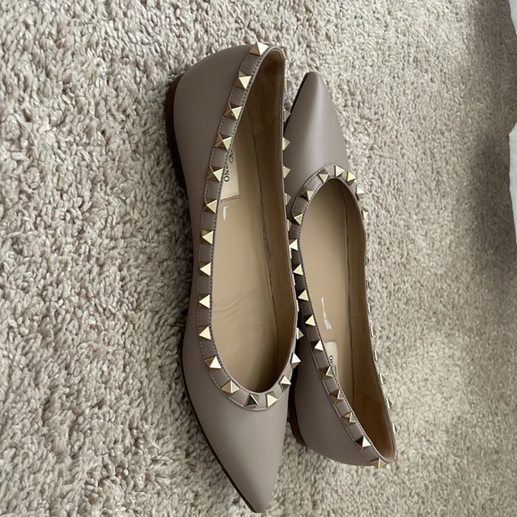 Valentino Garavani Flats - Picture 3 of 7